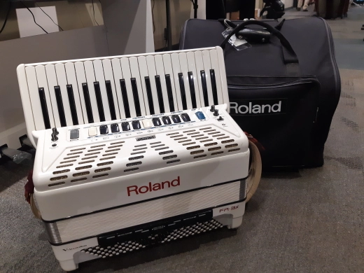 Roland Digital Accordion FR-3X-WHITE